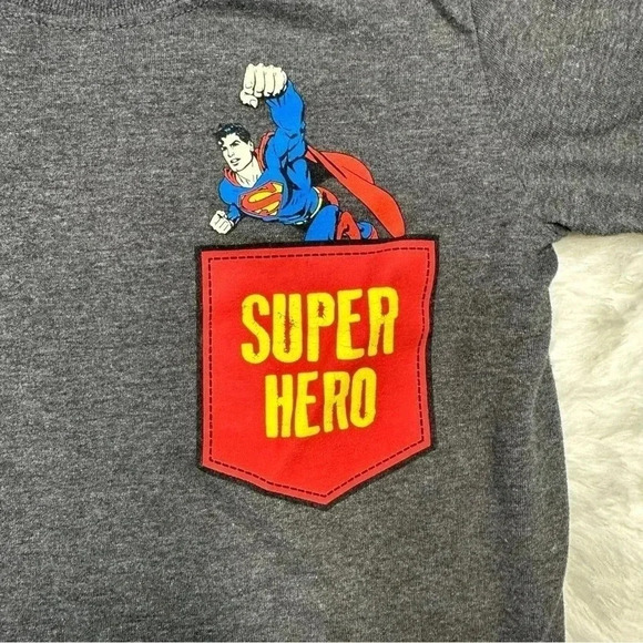 Superman T-Shirt Grey  & Red Size 5T - Picture 2 of 16